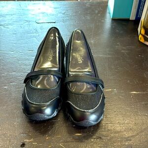 Women's Skechers Shoe